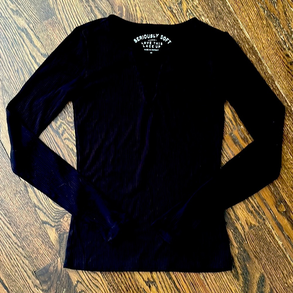 Seriously Soft Aero black top.